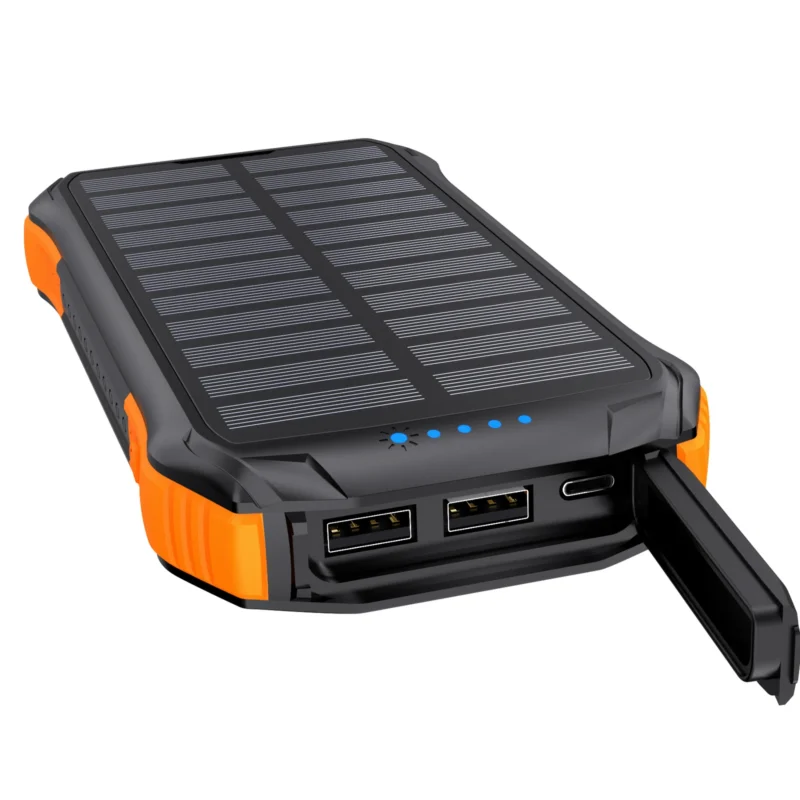 Puertos del power bank Choetech B659: dos salidas USB-A y una entrada USB-C protegidas por una tapa de goma